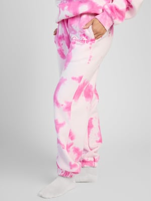 Minimalist Sweatpants: Lauren is 5’8” and wears a size M