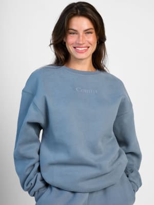 Signature Crew: Lauren is 5'8" and wears a size M