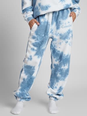 Minimalist Sweatpants: Lauren is 5’8” and wears a size M