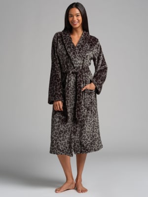 Dreamday™ Plush Robe: Lexy is 5'8" and wears a size XS/S