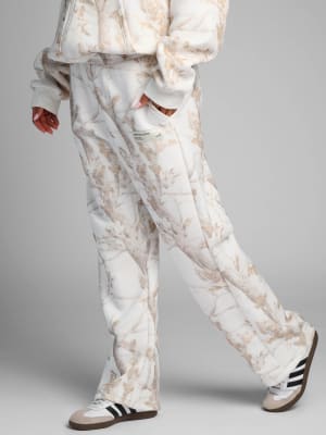 Camo Straight Leg Sweatpants: undefined