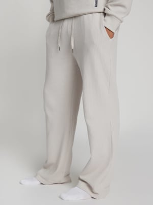 Waffle Lounge Pant: Justin is 6’2” and wears a size L