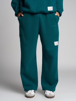 Affirmation Straight Leg Sweatpants: Abby is 5′9″ wearing a size M