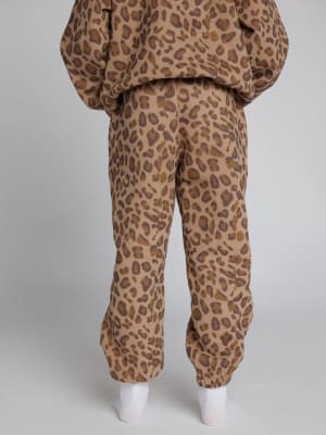 Brown Leopard / Logan