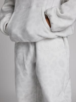 Snow Leopard / Logan